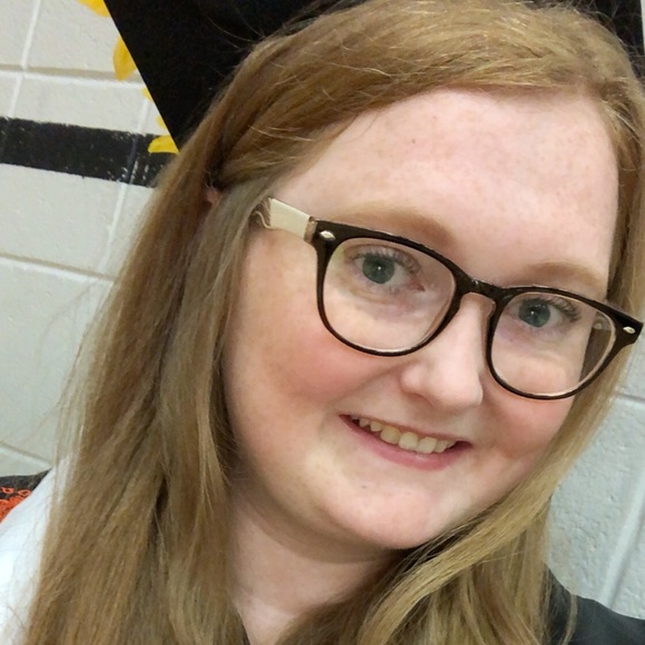 Meet your Posher, Danielle - Picture 1 of 1